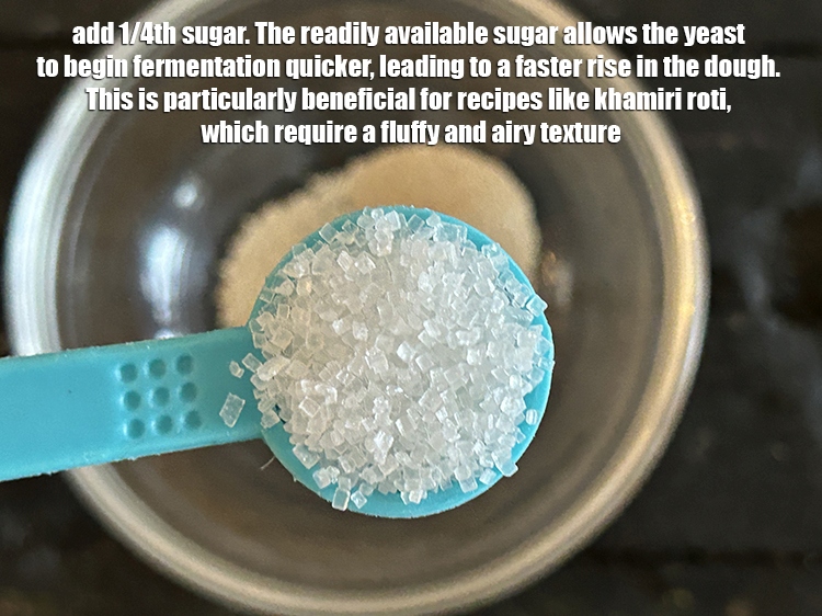 स्टेप 25 – १ टी-स्पून&nbsp;<a href=""https://www.tarladalal.com/glossary-sugar-chini-shakkar-hindi-278i"">शक्कर</a>&nbsp;डालें। आसानी से उपलब्ध चीनी खमीर को जल्दी …
