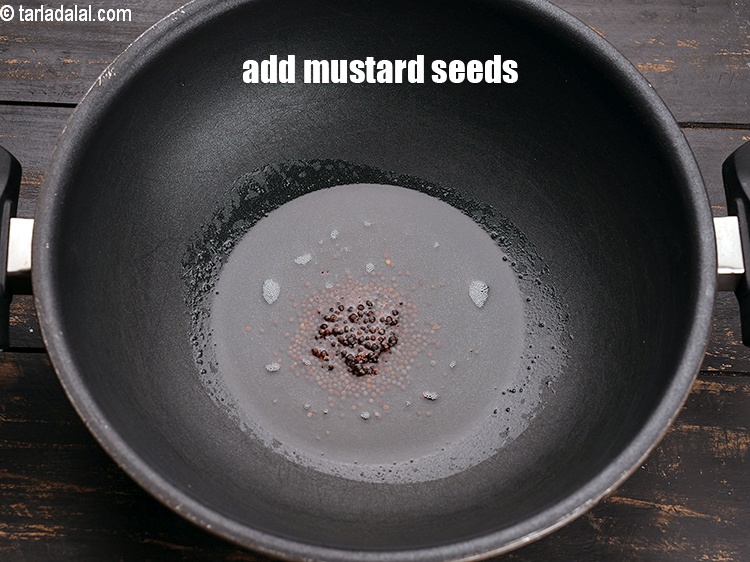 Step 4 – Add 1 tsp mustard seeds.
