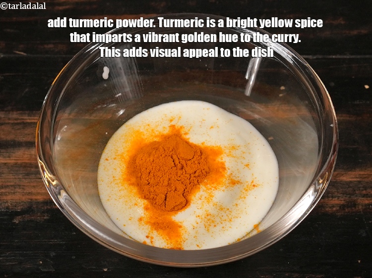 स्टेप 4 – १/२ टी-स्पून&nbsp;<a href=""https://www.tarladalal.com/glossary-turmeric-powder-haldi-hindi-645i"">हल्दी पाउडर</a>&nbsp;डालें। हल्दी एक चमकीला पीला मसाला है …