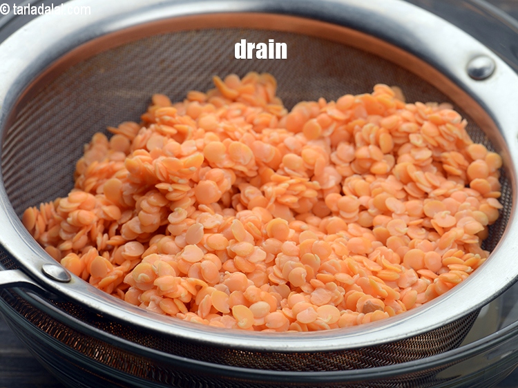 स्टेप 5 – निथार कर अलग रख दें।&nbsp;