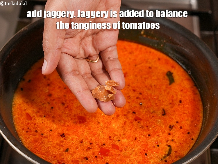 स्टेप 22 – १/२ टी-स्पून&nbsp;<a href=""https://www.tarladalal.com/glossary-jaggery-gur-gud-kala-gud-hindi-477i"">गुड़</a>&nbsp;डालें । टमाटर के खट्टेपन को संतुलित करने …