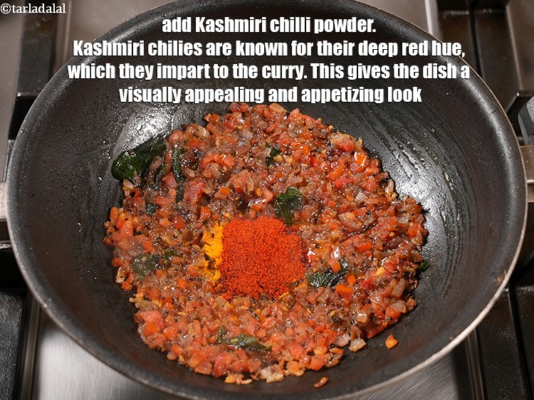 स्टेप 22 – १ टी-स्पून&nbsp;कश्मीरी मिर्च&nbsp;पाउडर&nbsp;डालें।&nbsp;कश्मीरी मिर्च अपने गहरे लाल रंग के लिए …