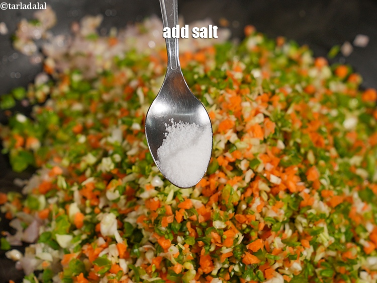 स्टेप 22 – स्वादानुसार नमक डालें।