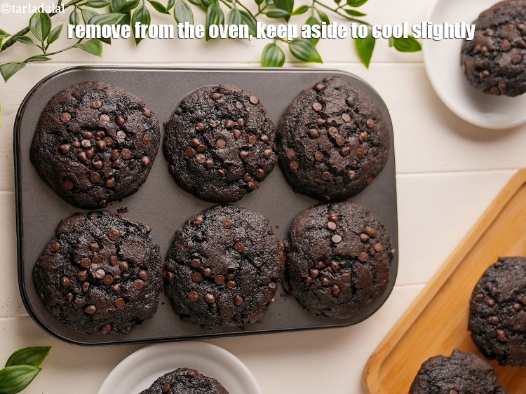 स्टेप 22 – ओवन से निकालें और थोड़ा ठंडा होने के लिए अलग …