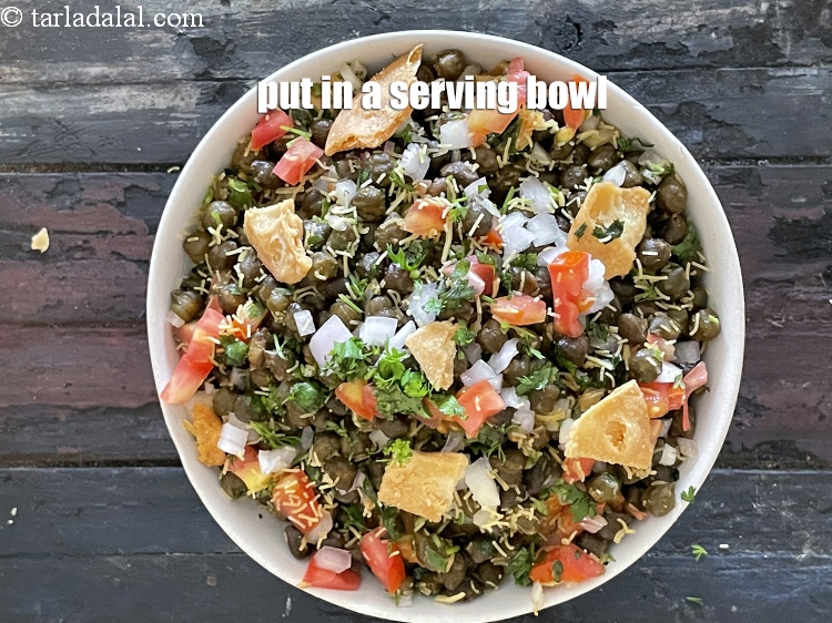 Step 32 – Put <strong>hare chane ki chaat | Indian chana chaat street food |&nbsp;green chickpea chaat | …