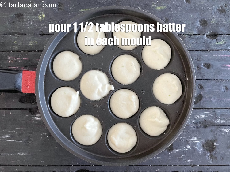 Step 22 – <meta charset="UTF-8" />Pour approx. 1&frac12; tbsp of the batter into each mould.&nbsp;