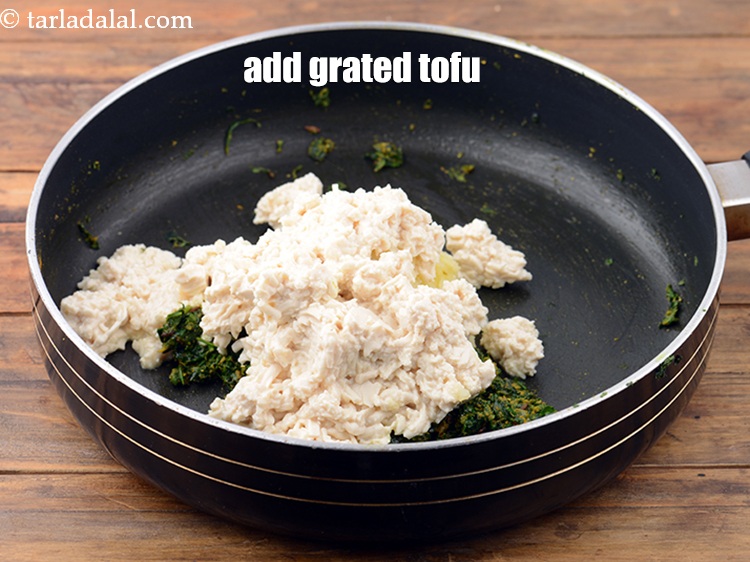 Step 23 – Add 1/2&nbsp;cup&nbsp;grated tofu (bean curd/ soya paneer).