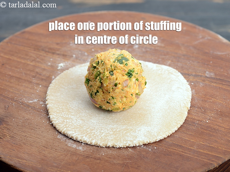 Step 23 – Place one portion of the stuffing in the centre of the circle.