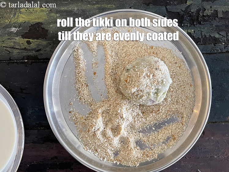 Step 37 – Roll in the bread crumbs till they are evenly coated from all the sides.