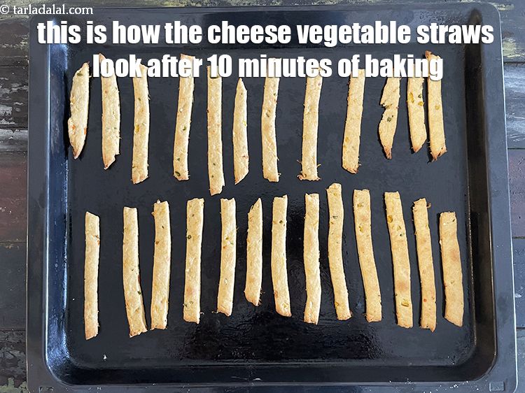 Step 22 – <meta charset="UTF-8" /> This is how the<strong>&nbsp;cheese vegetable straws</strong> look after 10&nbsp;minutes of baking.