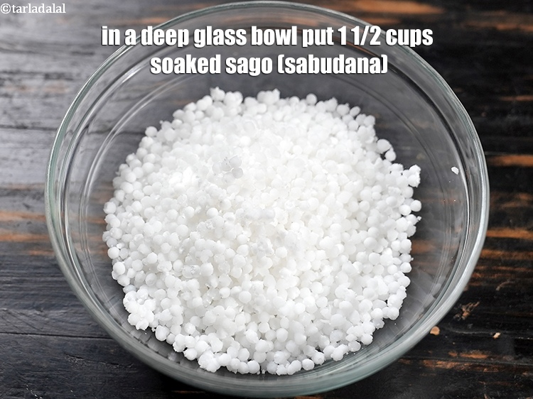 स्टेप 24 – <p><strong>साबूदाना वड़ा</strong> बनाने के लिए | <strong>साबूदाना वड़ा बनाने की …