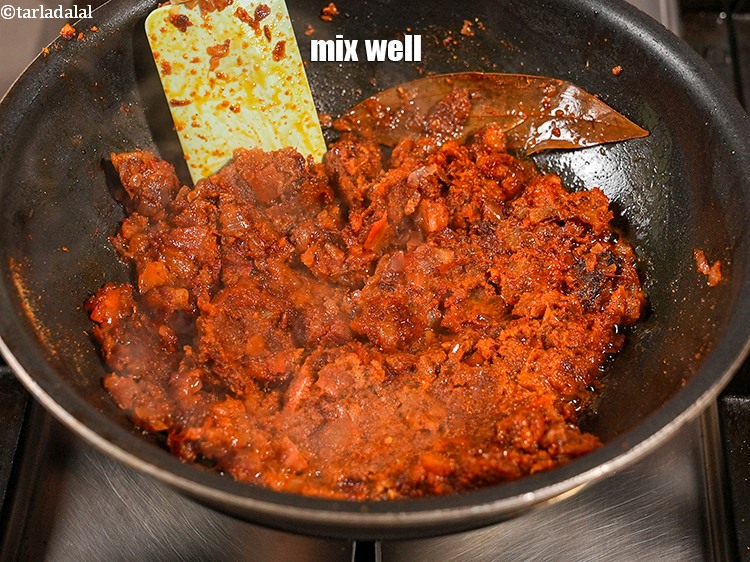 स्टेप 23 – अच्छी तरह से मलाएं।