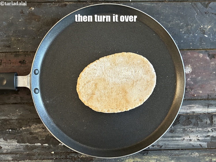 स्टेप 23 – फिर इसे पलट दें।