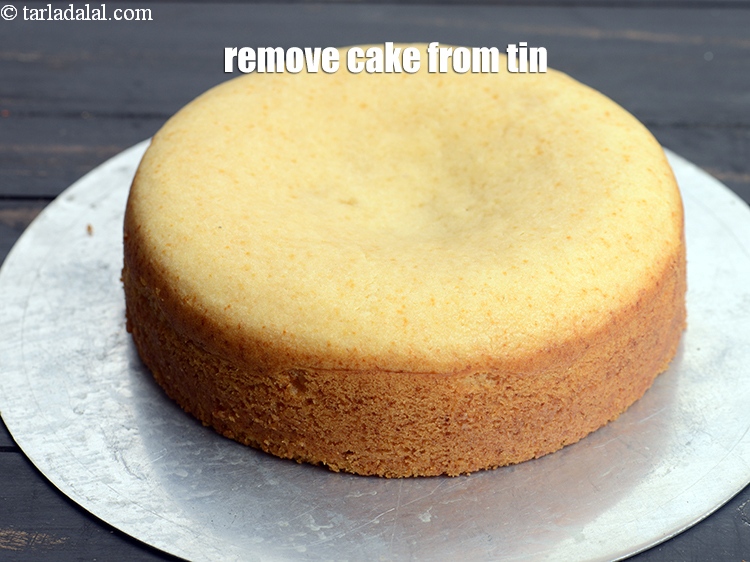 Step 25 – Remove the cake from the tin.