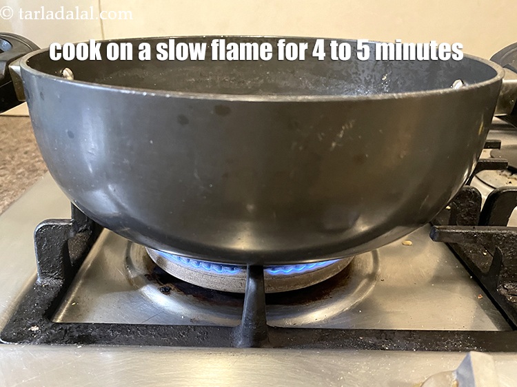 Step 28 – <p>Cook on a slow flame for 4 to 5 minutes.</p>