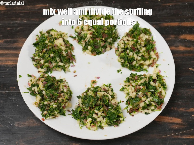 Step 25 – Mix well.&nbsp;Divide the stuffing into 6 equal portions and keep aside.