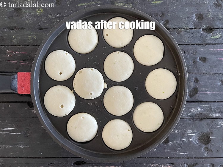 Step 24 – <meta charset="UTF-8" /> Vadas after cooking.