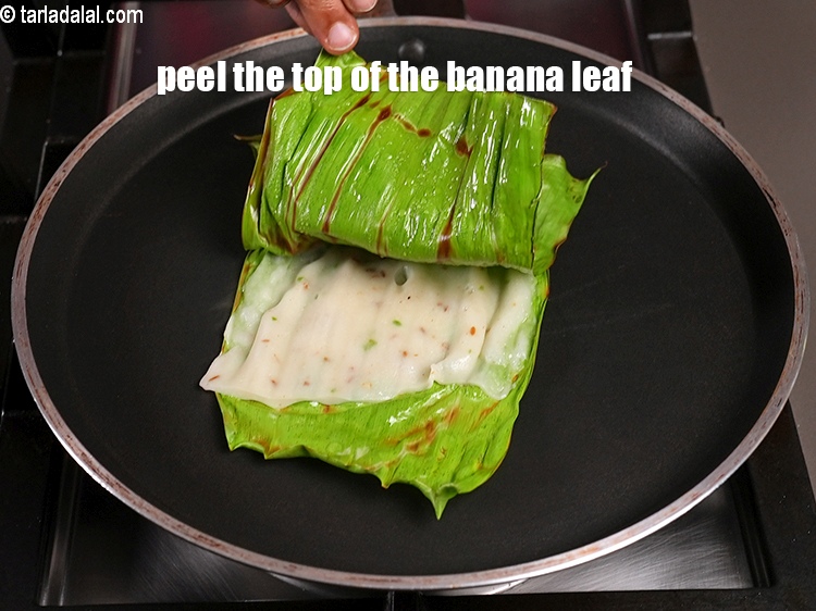 Step 26 – <meta charset="UTF-8" /> Peel the top of the banana leaf. Your <meta charset="UTF-8" /><strong>sama panki …