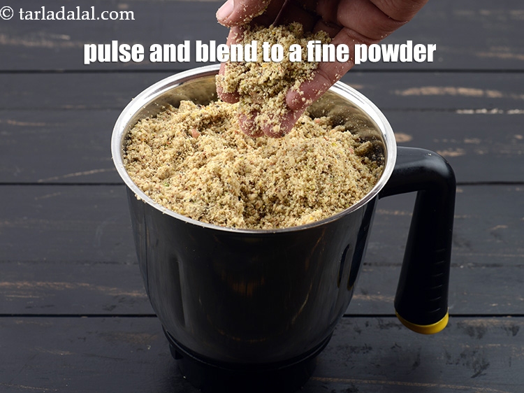 स्टेप 24 – पीसकर महीन पाउडर बना लें।&nbsp;लगातार मिश्रण न करें अन्यथा यह …