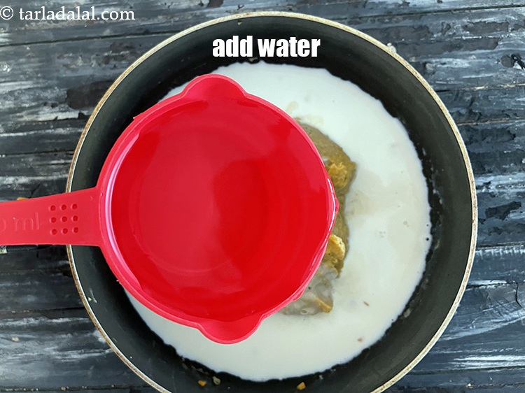 स्टेप 24 – 1 कप पानी&nbsp;<span style=""font-size:11pt""><span style=""font-family:Calibri,sans-serif""><span style=""background-color:white""><span style=""font-family:&quot;Nirmala UI&quot;,sans-serif""><span style=""color:black"">डालें।</span></span></span></span></span>