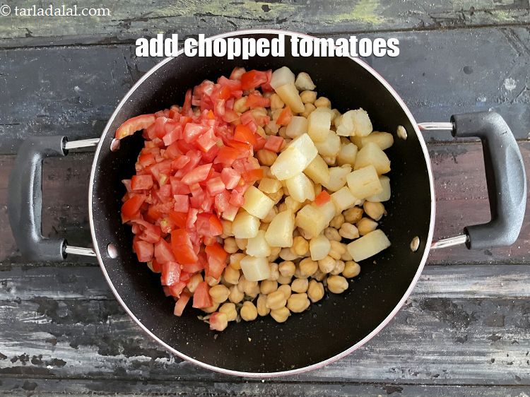 Step 24 – Add&nbsp;<meta charset="UTF-8" />1 cup&nbsp;<a href="glossary-chopped-tomatoes-779i">chopped tomatoes</a>.