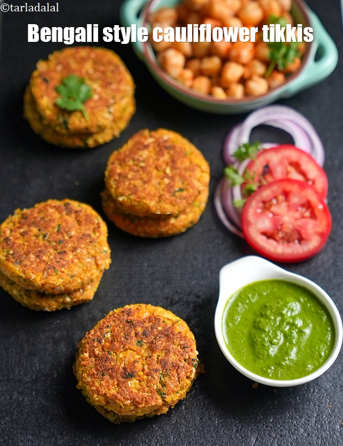 Step 25 – Serve <strong>phulkopir cutlet </strong>hot with green chutney.
