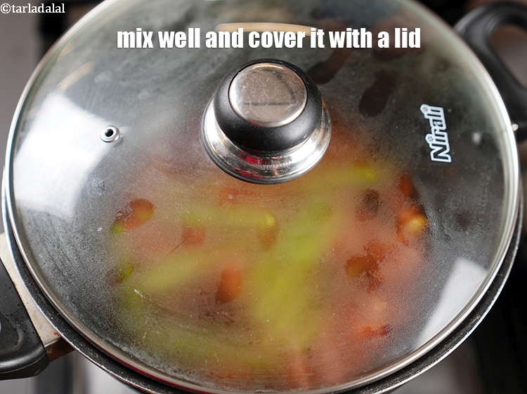 स्टेप 25 – अच्छे से मिलाएं और ढक्कन से ढक दें।