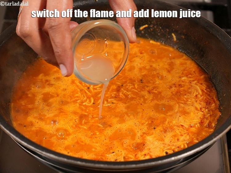 स्टेप 25 – <p>आंच बंद कर दें और&nbsp;१ टी-स्पून&nbsp;<a href="">नींबू का रस</a>&nbsp;डालें।</p>