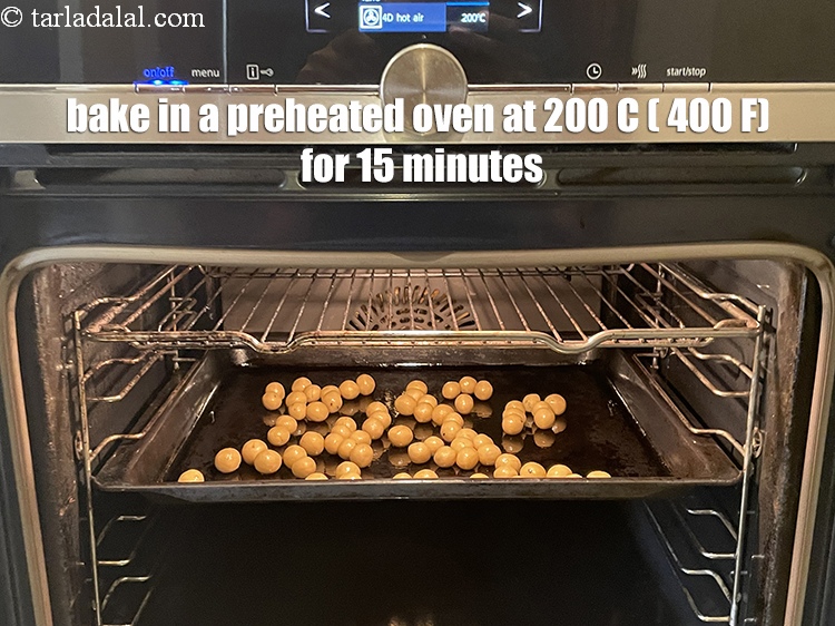Step 25 – <meta charset="UTF-8" />Bake in a pre-heated oven at 200&ordm;c (400&ordm;f) for 15 minutes.