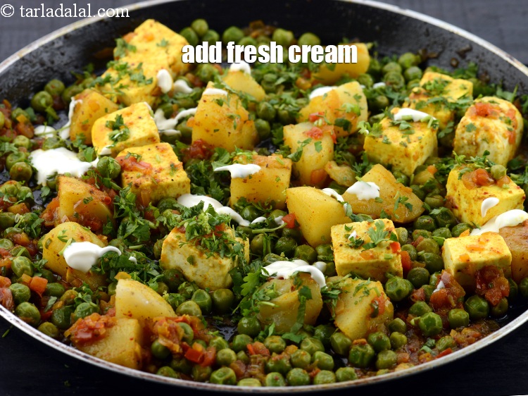 Step 25 – Add 2 tsp&nbsp;fresh&nbsp;<a href="https://www.tarladalal.com/glossary-cream-malai-851i">cream</a>.