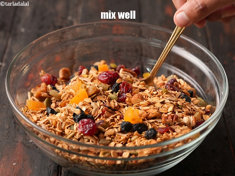 स्टेप 28 – अच्छी तरह से मलाएं।