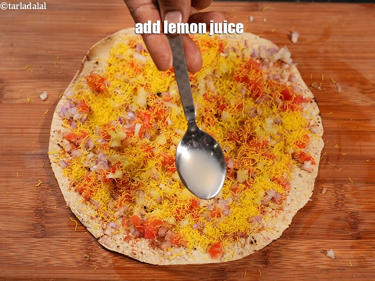 स्टेप 27 – १/२ टी-स्पून&nbsp;<a href=""https://www.tarladalal.com/glossary-lemon-juice-numbi-ka-ras-nimbu-ka-juice-hindi-471i"">नींबू का रस</a>&nbsp;डालें।&nbsp;