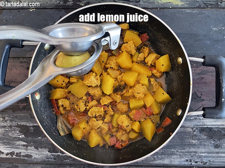 Step 31 – Add&nbsp;<meta charset="UTF-8" />1 tsp&nbsp;<a href="glossary-lemon-juice-numbi-ka-ras-nimbu-ka-juice-471i">lemon juice</a>.