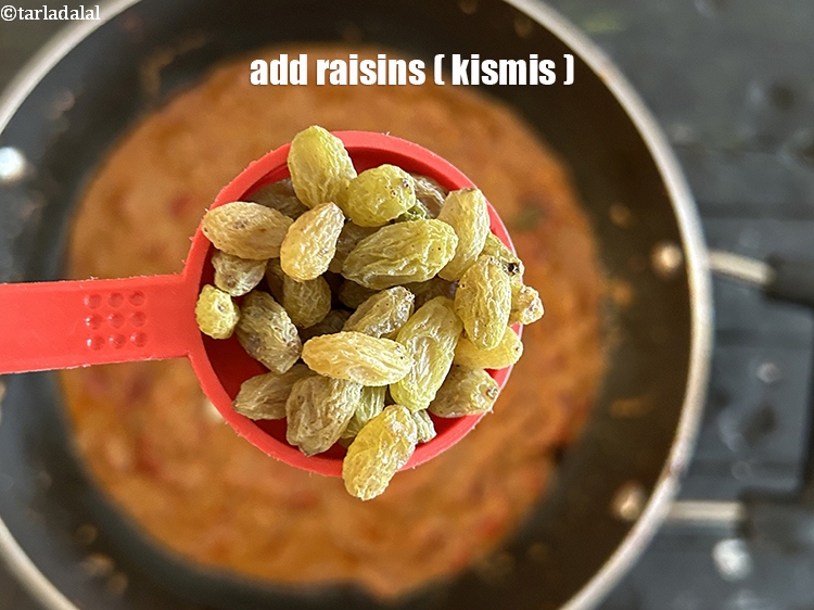 Step 34 – Add&nbsp;<meta charset="UTF-8" />1 tbsp&nbsp;<a href="glossary-raisins-kishmish-kismis-597i">raisins (kismis)</a>.