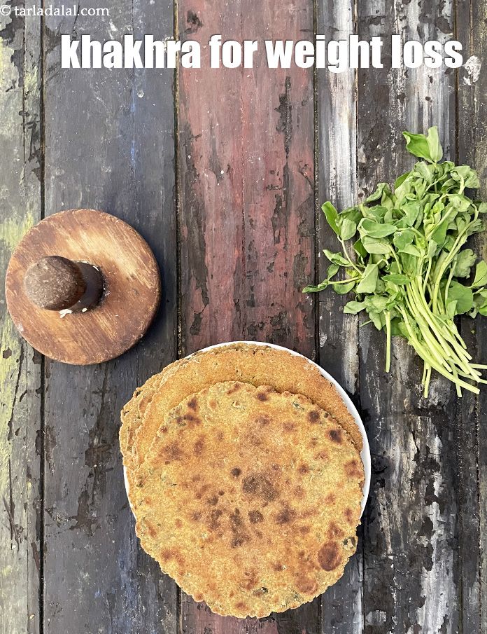 Step 32 – Serve <strong>bajra ragi methi khakhra | multi flour khakhra | khakhra for weight loss |</strong>&nbsp;as …