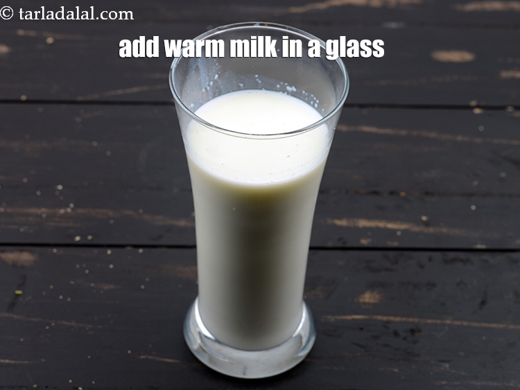 स्टेप 26 – <strong>घर पर बने प्रोटीन पाउडर</strong>&nbsp;से&nbsp;<strong>प्रोटीन शेक</strong>&nbsp;बनाने के लिए&nbsp;एक गिलास में …