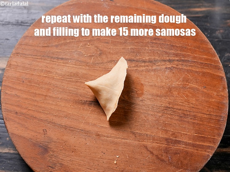 स्टेप 27 – बचे हुए आटे और भरावन के साथ दोहराकर 15 और …