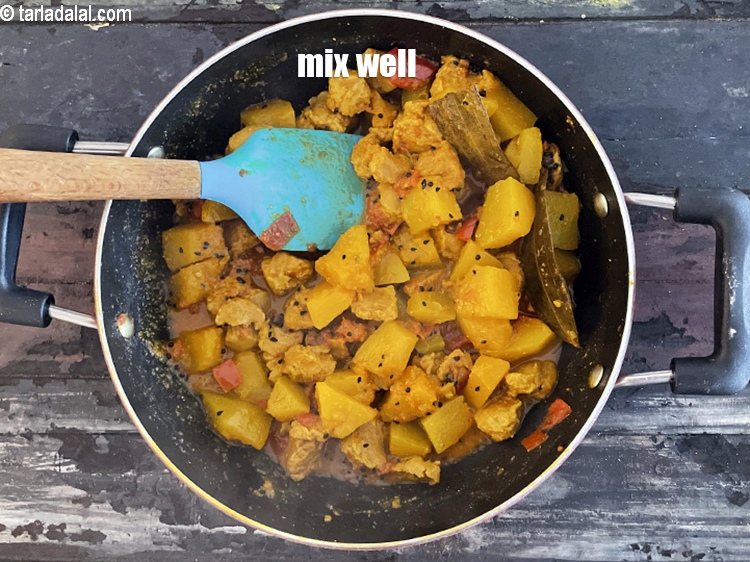 Step 32 – Mix <strong>Rajasthani kaddu aur soya ki sabzi | &nbsp;healthy bhopla soya sabji |&nbsp;soya chunks vegetable …