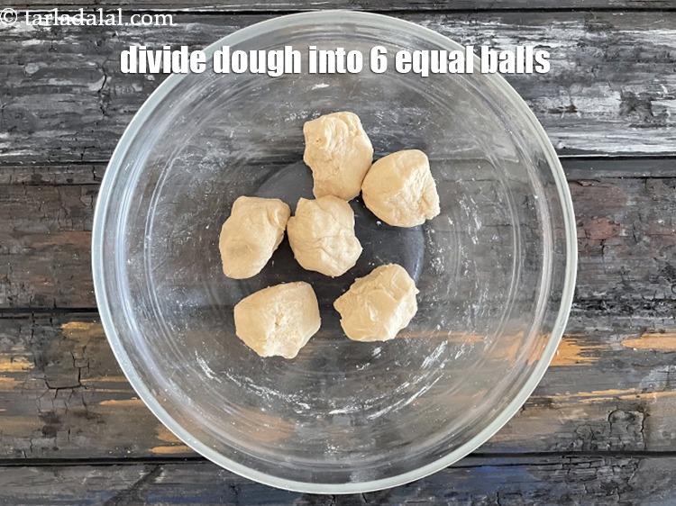 Step 28 – <meta charset="UTF-8" />Divide the stuffing into 6 equal portions.&nbsp;