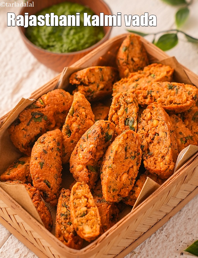 Step 28 – Serve <strong>kalmi vada recipe | Rajasthani kalmi vada | chana dal kalmi vada | </strong>immediately …