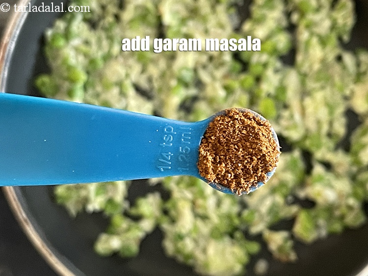 Step 28 – Add&nbsp;<meta charset="UTF-8" />1/4 tsp&nbsp;<a href="glossary-garam-masala-296i">garam masala</a>.