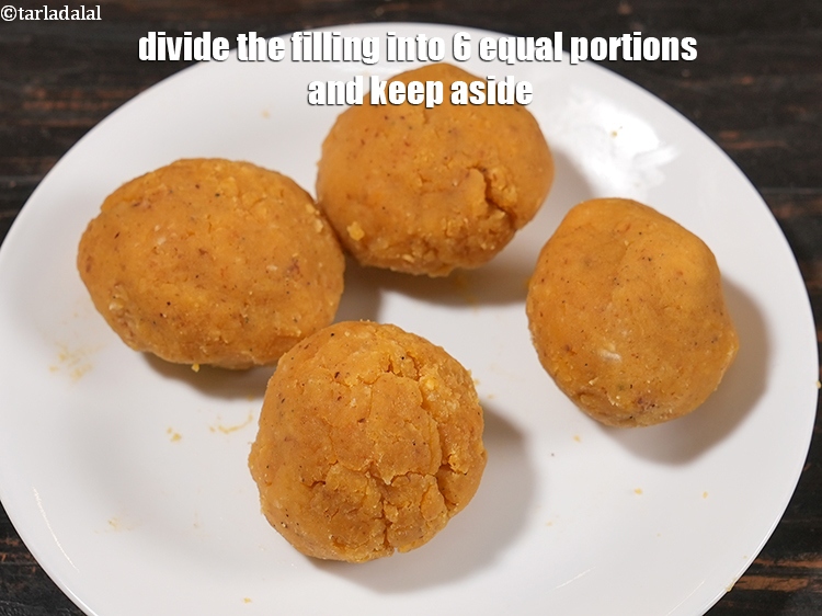 Step 29 – Divide the filling into 6 equal portions and keep aside.