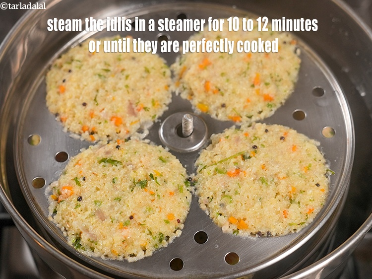 स्टेप 29 – इडली को स्टीमर में 10 से 12 मिनट तक या …