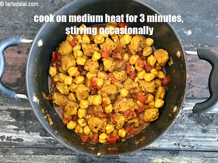 Step 39 – Cook on a medium flame for <strong>another 3&nbsp;minutes</strong>, while stirring occasionally.