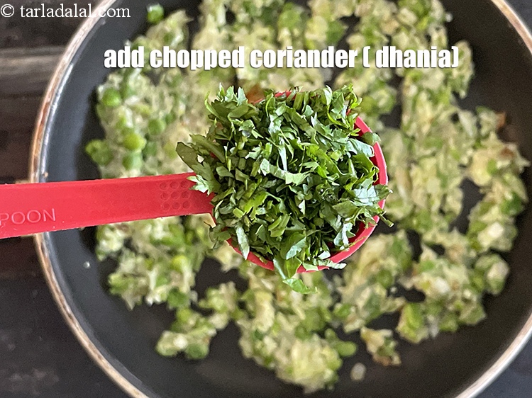Step 29 – Add&nbsp;<meta charset="UTF-8" />1 tbsp&nbsp;<a href="glossary-chopped-coriander-783i">chopped coriander (dhania)</a>.