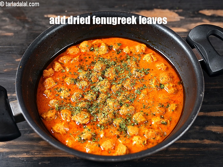 Step 30 – Add 1 tbsp <a href="https://www.tarladalal.com/glossary-dried-fenugreek-leaves-kasuri-methi-374i">dried fenugreek leaves (kasuri methi)</a>.