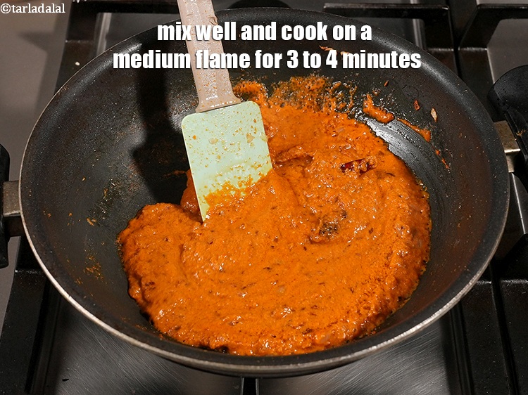 स्टेप 30 – अच्छी तरह मिलाएं और मध्यम आंच पर 3 से 4 …
