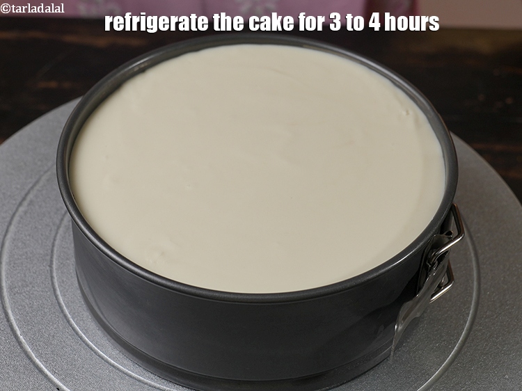 Step 30 – Refrigerate the cake for 3 to 4 hours.