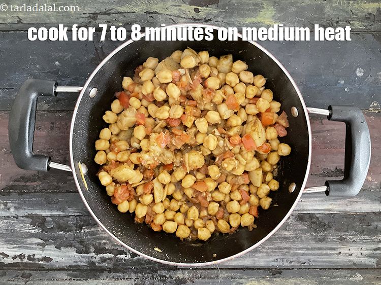 Step 30 – Cook for 7 to 8 minutes on medium heat.