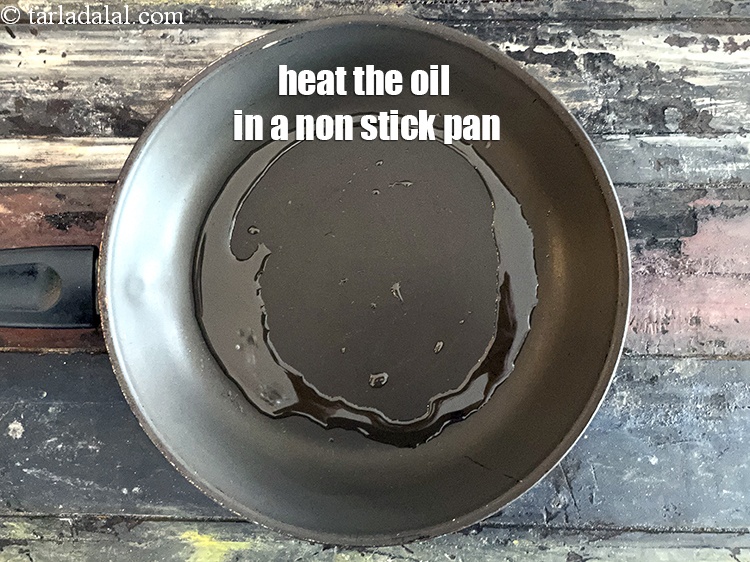 Step 32 – To make<strong> stir fried vegetables </strong>heat 1 tsp&nbsp;oil in a broad non-stick pan.